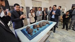 رونمایی از شهاب‌سنگ آکندریت در دومین جشنواره، دکتر مسعود کیانی ، دکتر حدیث صادقی