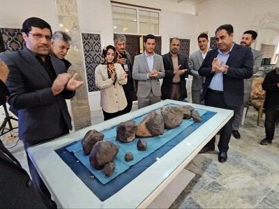 رونمایی از شهاب‌سنگ آکندریت در دومین جشنواره، دکتر مسعود کیانی ، دکتر حدیث صادقی