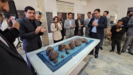 رونمایی از شهاب‌سنگ آکندریت در دومین جشنواره، دکتر مسعود کیانی ، دکتر حدیث صادقی