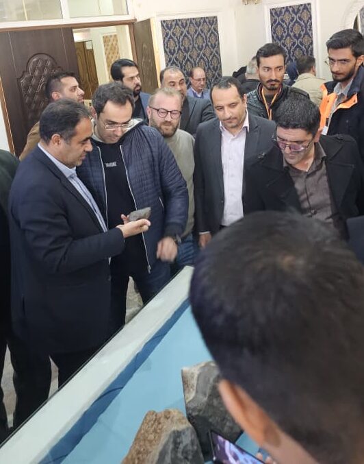 رونمایی از شهاب‌سنگ آکندریت در دومین جشنواره